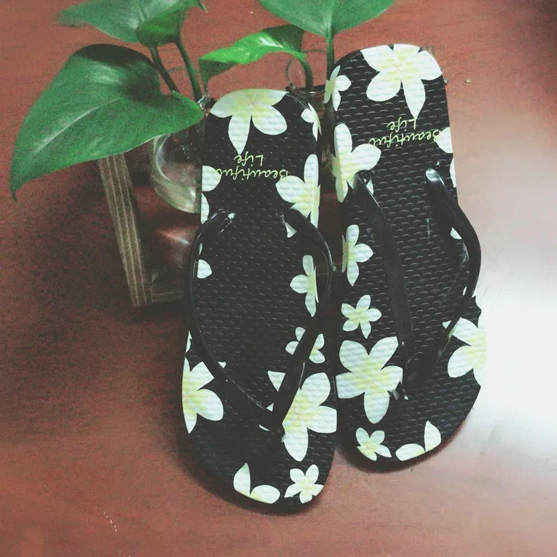 Korean Summer Flip Flops Women Beach Shoes Lovers Indoor And Outdoor Leisure Flat Men Slippers Student Cute Sandals 2021
Korean Summer Flip Flops Women Beach Shoes Lovers Indoor And Outdoor Leisure Flat Men Slippers Student Cute Sandals 2021