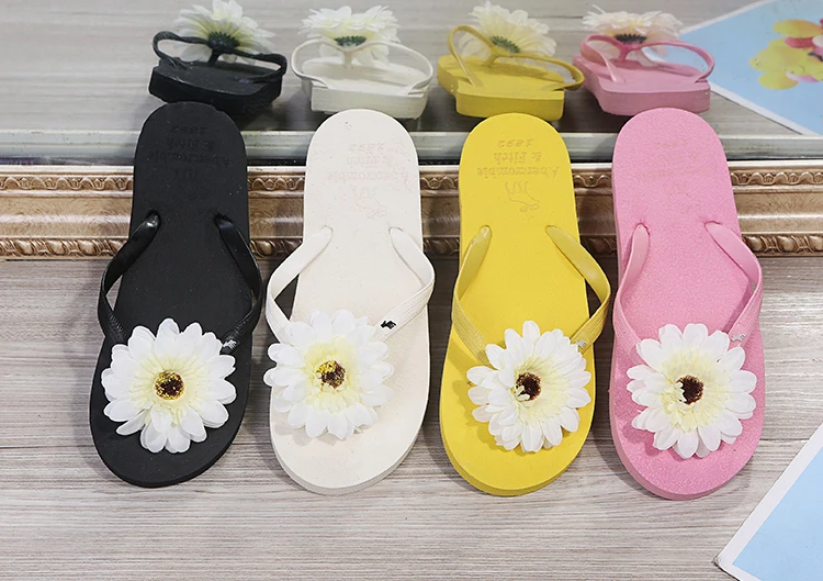 Summer Women Slippers Platform Flat Low Heel Flower Flip Flops Casual Beach Outdoor Sandals Female Ladies Shoes
Summer Women Slippers Platform Flat Low Heel Flower Flip Flops Casual Beach Outdoor Sandals Female Ladies Shoes