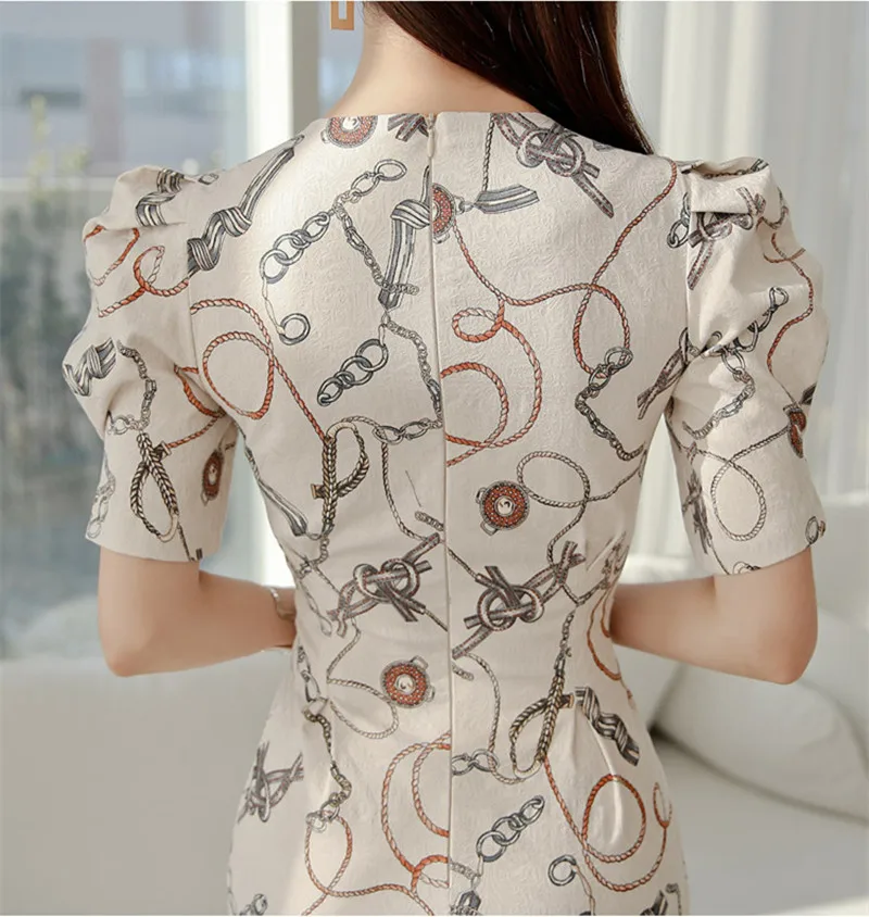 Summer Korean Version Sweet Bubble Sleeve High Waist Fashion Slim Dress Elegant Women Geometric Vintage Print Mini Short Dresses
Summer Korean Version Sweet Bubble Sleeve High Waist Fashion Slim Dress Elegant Women Geometric Vintage Print Mini Short Dresses