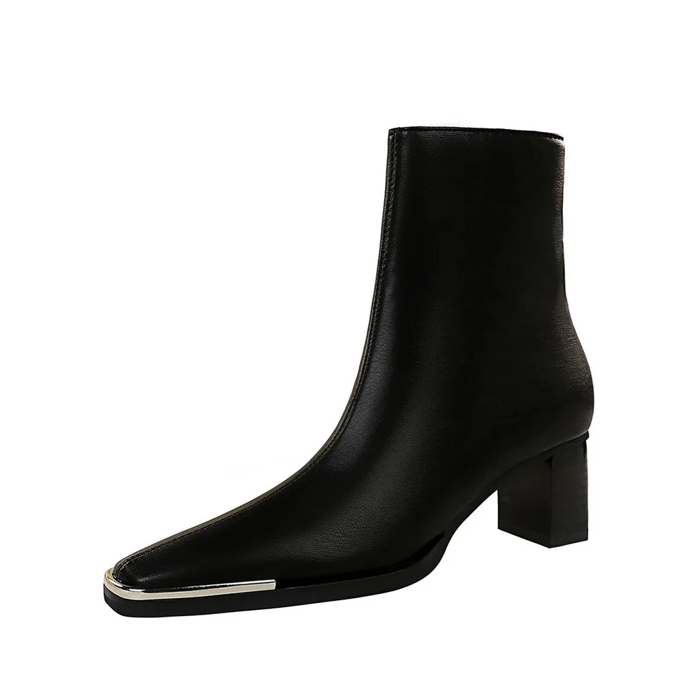 Square Toe Winter Short Boots Women's Boots European and American Nightclub Thin Retro Thick Heel High Heel Metal Decoration 39
Square Toe Winter Short Boots Women's Boots European and American Nightclub Thin Retro Thick Heel High Heel Metal Decoration 39