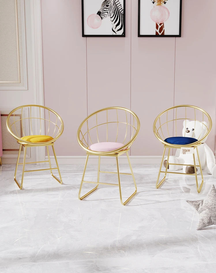 Light luxury makeup chair manicure chair girl cute bedroom heart-shaped chair dressing table stool modern minimalist furniture
Light luxury makeup chair manicure chair girl cute bedroom heart-shaped chair dressing table stool modern minimalist furniture