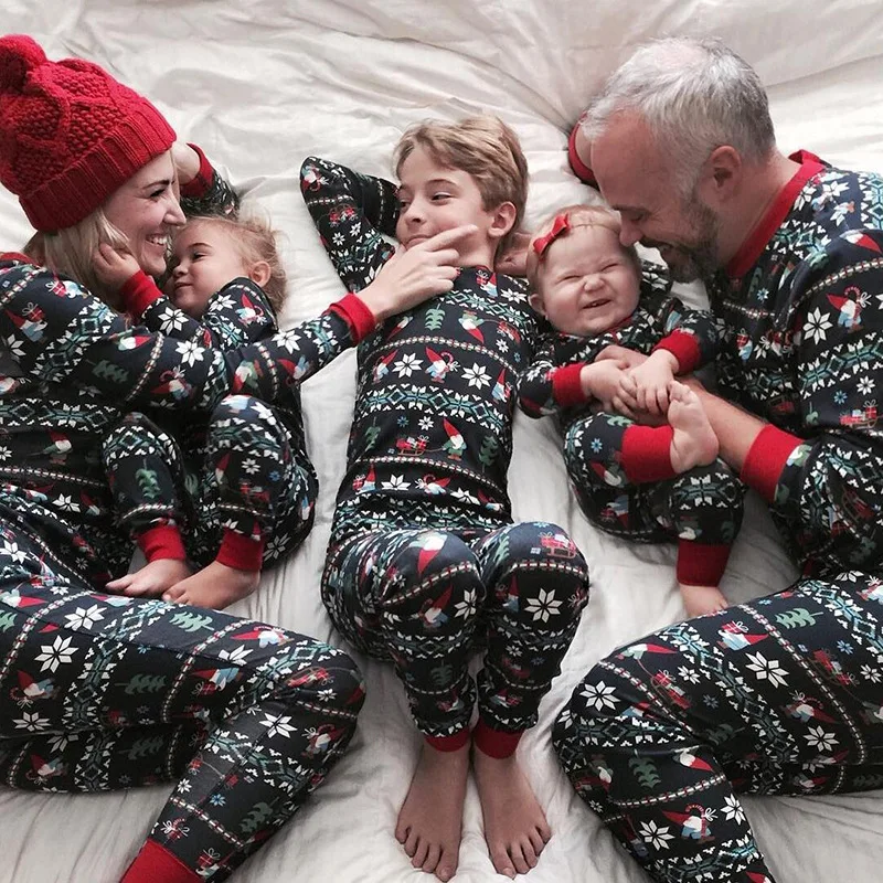Christmas Winter Parent Child Wear Pajamas Set Children Mom Dad Print Hooded Long-sleeved Animal Female Men's Homewear
Christmas Winter Parent Child Wear Pajamas Set Children Mom Dad Print Hooded Long-sleeved Animal Female Men's Homewear