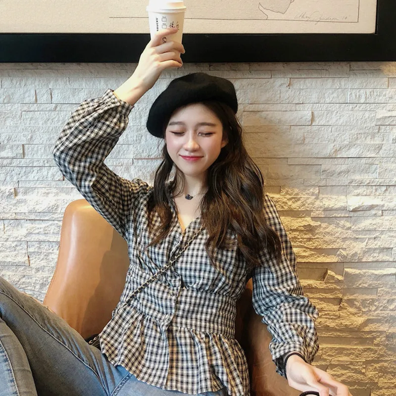 Рубашка женская в клетку, с V-образным вырезом и рукавами-фонариками, эластичная, в Корейском стиле, 2020, топы в готическом стиле
Рубашка женская в клетку, с V-образным вырезом и рукавами-фонариками, эластичная, в Корейском стиле, 2020, топы в готическом стиле