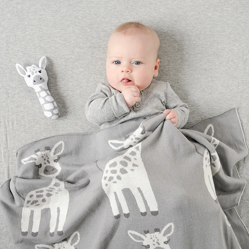 Simple sweater knitted air-conditioning nap blanket baby blanket for outing children baby cover newborn baby blankets 
Simple sweater knitted air-conditioning nap blanket baby blanket for outing children baby cover newborn baby blankets