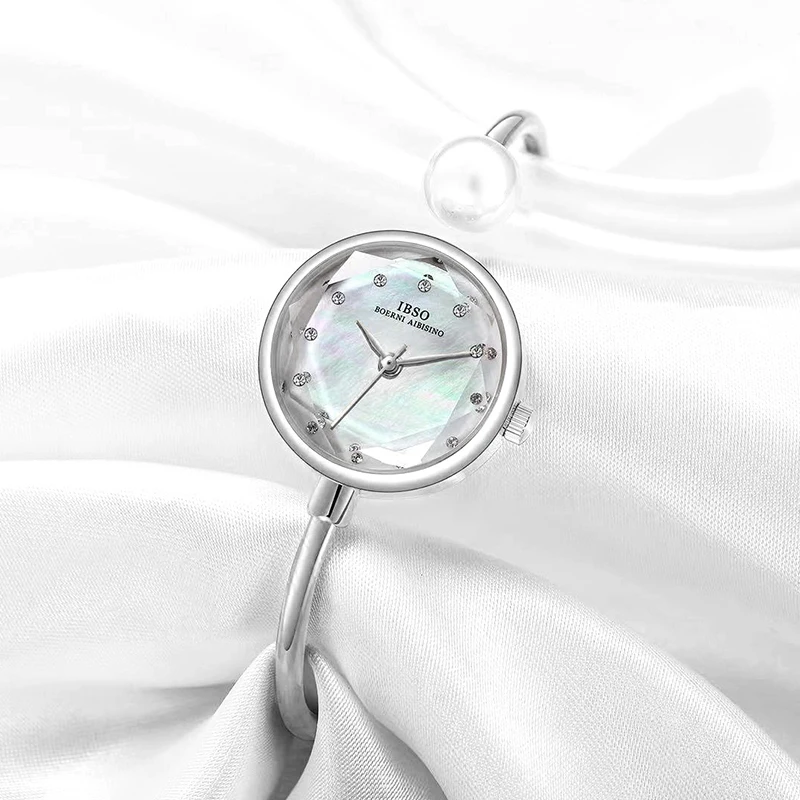 Women Bracelet Watch Quartz Movement Ladies Watches New Design Dial Clock Female Luxury Jewelry Pearl WristWatch For Women Gift
Women Bracelet Watch Quartz Movement Ladies Watches New Design Dial Clock Female Luxury Jewelry Pearl WristWatch For Women Gift