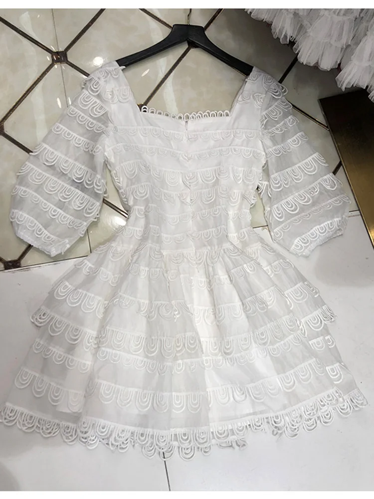 Heavy craftsmanship applique sexy square collar waist waist multi-level A-line dress ladies autumn new style big hem Puff skirt
Heavy craftsmanship applique sexy square collar waist waist multi-level A-line dress ladies autumn new style big hem Puff skirt