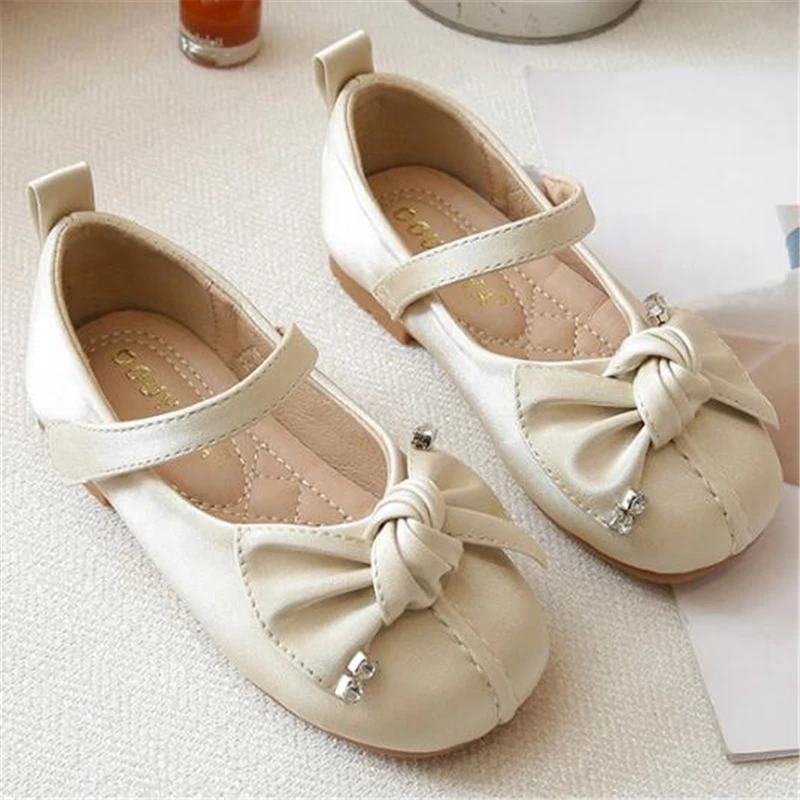 New Fashion Girls Bow Hook & Loop Baby Toddler Flats Breathable Princess Children Leather Shoes Kids Student 02B
New Fashion Girls Bow Hook & Loop Baby Toddler Flats Breathable Princess Children Leather Shoes Kids Student 02B