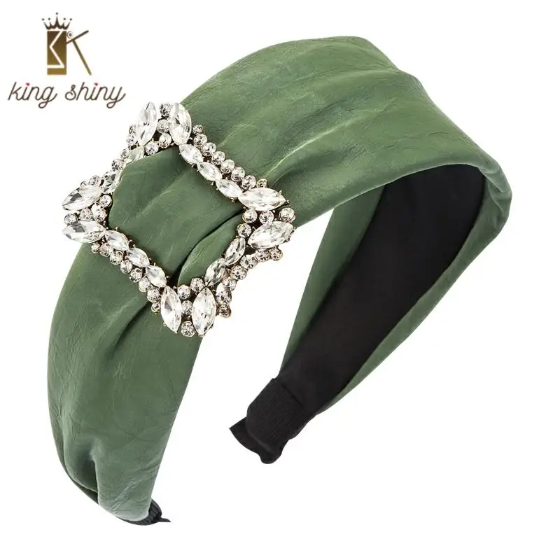 Vintage Solid Color Leather Crystal Headband for Woman Elegant Sparkly Rhinestone Padded Hairband Female Party Hair Accessories
Vintage Solid Color Leather Crystal Headband for Woman Elegant Sparkly Rhinestone Padded Hairband Female Party Hair Accessories