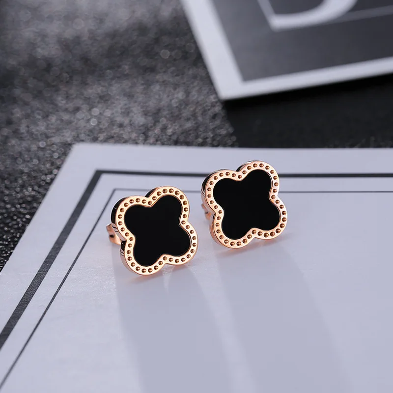 Niche Design IPG18K Gold Plated Clover Necklace Lucky Leaf Pendant
Niche Design IPG18K Gold Plated Clover Necklace Lucky Leaf Pendant