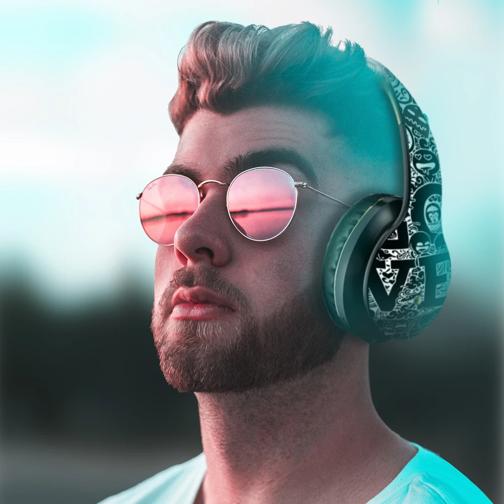 wireless bluetooth headphone HiFi headphones heavy bass Bilateral stereo Graffiti inkjet headset Wired+wireless+card 3 modes
wireless bluetooth headphone HiFi headphones heavy bass Bilateral stereo Graffiti inkjet headset Wired+wireless+card 3 modes