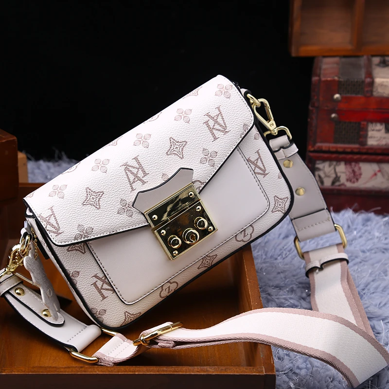 100% Genuine Leather 2021 New Fashion Print All-match Shoulder Satchels Small Square Bag Purses and Handbags Luxury Designer Sac
100% Genuine Leather 2021 New Fashion Print All-match Shoulder Satchels Small Square Bag Purses and Handbags Luxury Designer Sac