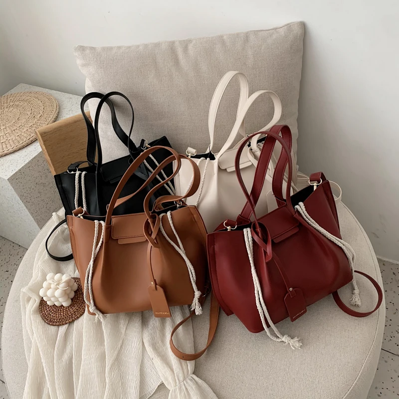 Frauen tasche frauen Leder Handtaschen Luxus Dame Hand Taschen Mit Geldbrse Tasche Frauen umhngetasche Groe Tote Sac Bols
Frauen tasche frauen Leder Handtaschen Luxus Dame Hand Taschen Mit Geldbrse Tasche Frauen umhngetasche Groe Tote Sac Bols