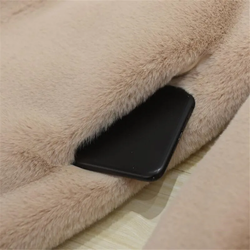 Fur & Faux Fur 
Fur & Faux Fur