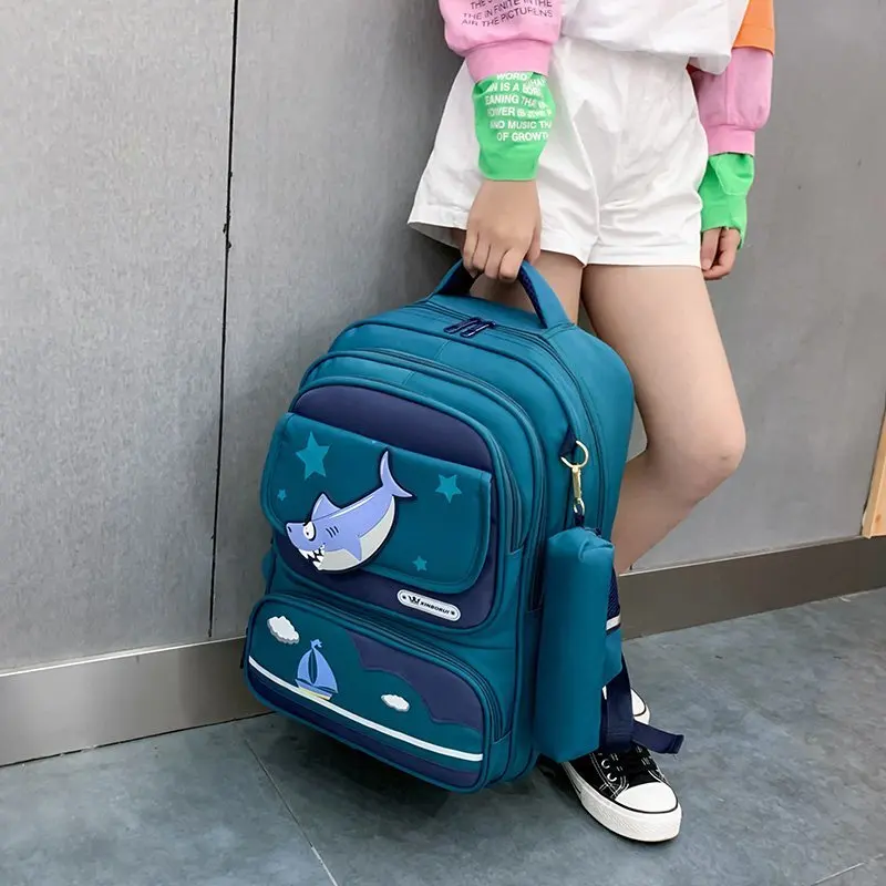 2021 Children Orthopedics School Bags Kids Backpack In Primary Schoolbag For Girls Boys Waterproof Backpacks mochila infantil 
2021 Children Orthopedics School Bags Kids Backpack In Primary Schoolbag For Girls Boys Waterproof Backpacks mochila infantil