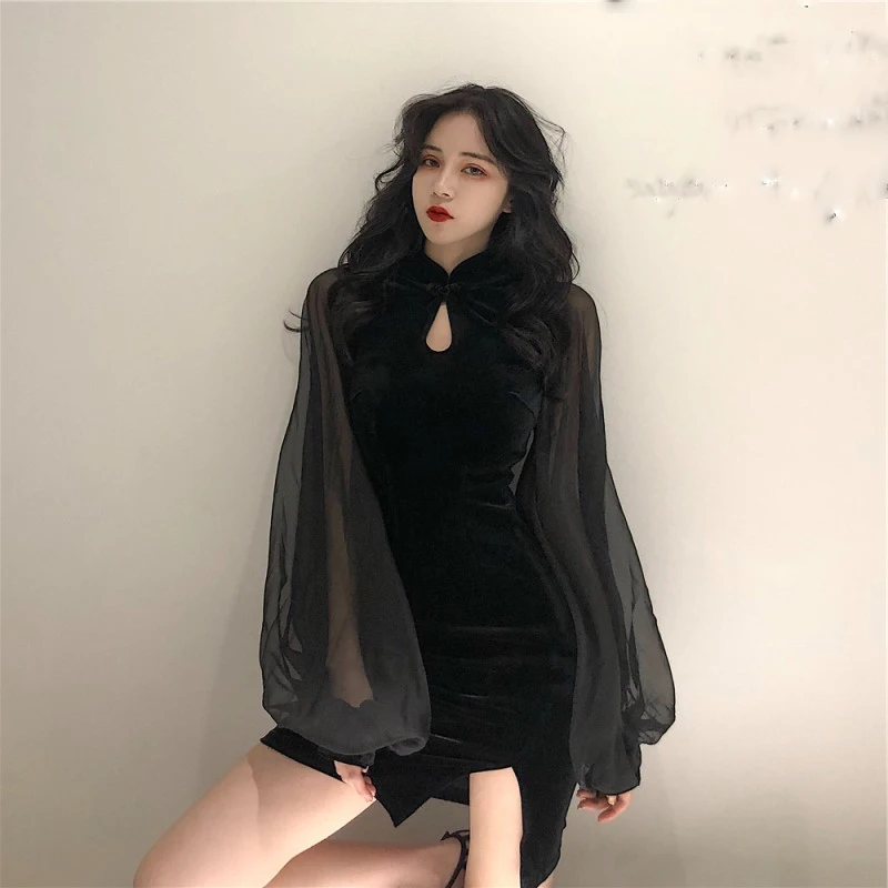 Hepburn style dress spring and autumn with a bottoming dress 2021 new waist and thin temperament buttocks small black dress 
Hepburn style dress spring and autumn with a bottoming dress 2021 new waist and thin temperament buttocks small black dress