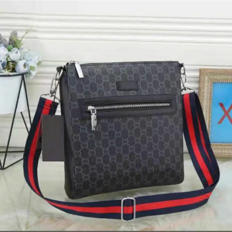 Luxury Fashion Bag Famous Brand Designer Handbag Men's Shoulder Mini Bag Husband Black mens bag Male Leather bolsos
Luxury Fashion Bag Famous Brand Designer Handbag Men's Shoulder Mini Bag Husband Black mens bag Male Leather bolsos