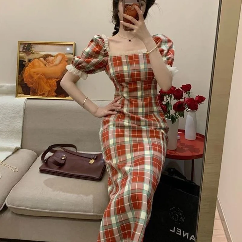 Women Retro Red Plaid Vestido Korean Chic Square Collar Half Sleeve Ruffles A-Line Party Dress Maxi Dresses Vestidos 2021 Summer
Women Retro Red Plaid Vestido Korean Chic Square Collar Half Sleeve Ruffles A-Line Party Dress Maxi Dresses Vestidos 2021 Summer