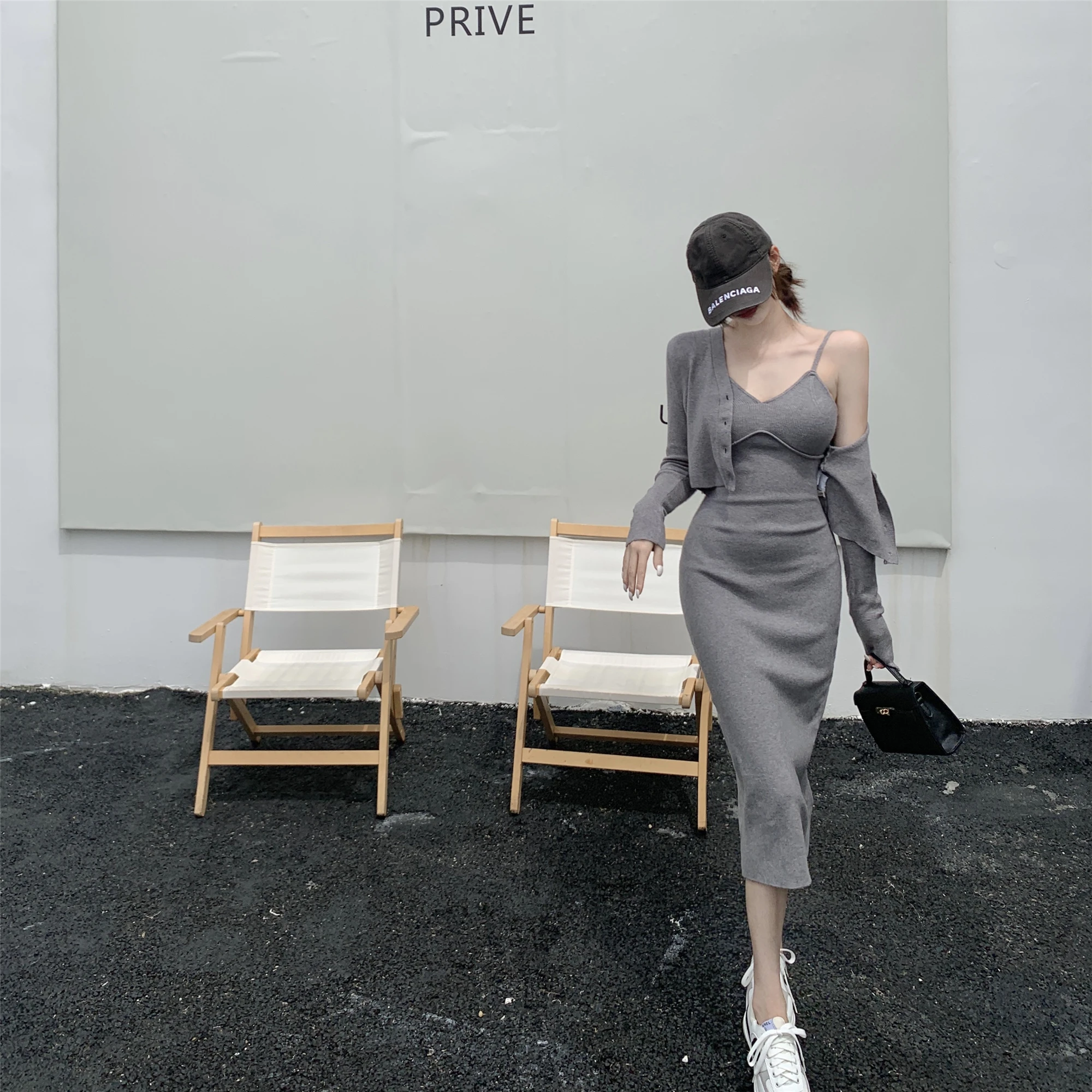 Autumn New Hong Kong Style V-neck Short Cardigan Midriff-Baring Camisole One-Step Long Skirt Knitting Suit Women dresses women
Autumn New Hong Kong Style V-neck Short Cardigan Midriff-Baring Camisole One-Step Long Skirt Knitting Suit Women dresses women