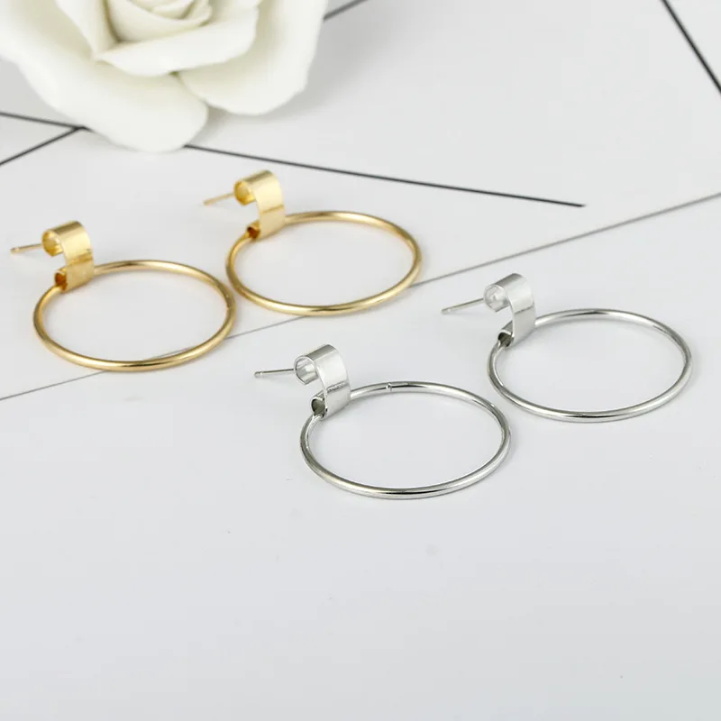 Women Hot Sale Square Piece Round Earrings New Temperament Retro Simple Fashion Gold Design High Quality Ear Pendant Wholesale
Women Hot Sale Square Piece Round Earrings New Temperament Retro Simple Fashion Gold Design High Quality Ear Pendant Wholesale