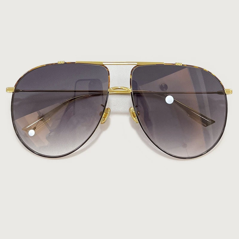 2022 Retro Sunglasses Women Brand Designer Fashion Gradient Shades Female Driving Glasses Oculos De Sol
2022 Retro Sunglasses Women Brand Designer Fashion Gradient Shades Female Driving Glasses Oculos De Sol