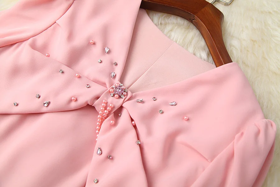 Europe and the United States women's clothing New Summer 2021 Short sleeves with beaded V-neck Fashion Pink Dress
Europe and the United States women's clothing New Summer 2021 Short sleeves with beaded V-neck Fashion Pink Dress