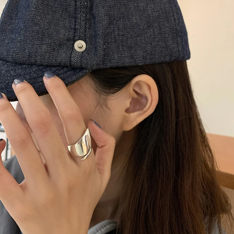 Aesthetic Ring For Women Hot Sale Korean Retro Geometric Chain Punk Rings Couple Hip Hop Finger Jewelry Gift Gothic Accessories
Aesthetic Ring For Women Hot Sale Korean Retro Geometric Chain Punk Rings Couple Hip Hop Finger Jewelry Gift Gothic Accessories