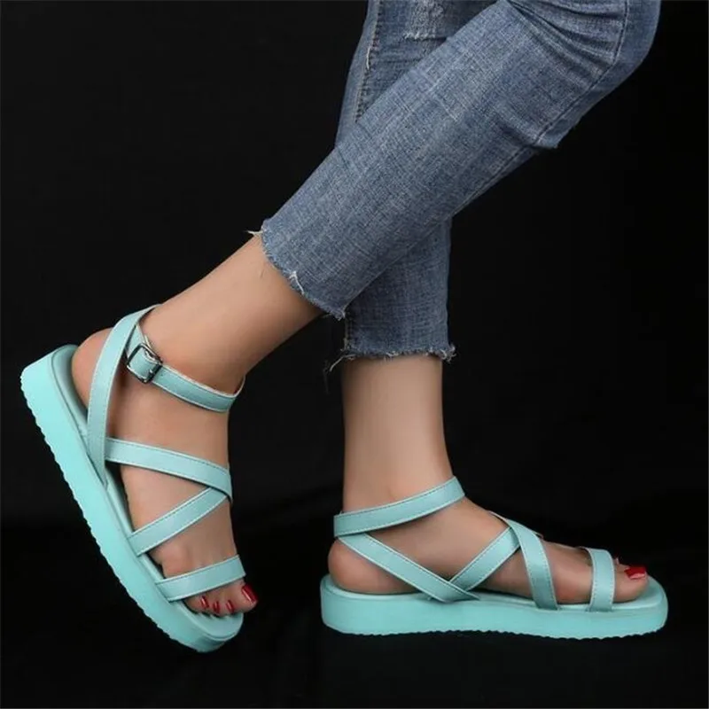 Large size flat women's sandals summer new style breathable platform sandalias bottom womens slippers slides fashion women shoes 
Large size flat women's sandals summer new style breathable platform sandalias bottom womens slippers slides fashion women shoes