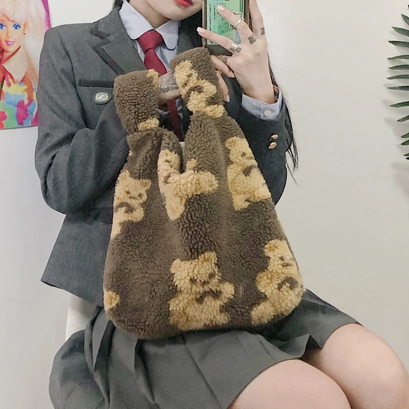 Осенне-зимняя новая сумка-мессенджер с плиссировкой в виде облака, женская индивидуальная легкая сумка для отдыха, большая емкость 
Осенне-зимняя новая сумка-мессенджер с плиссировкой в виде облака, женская индивидуальная легкая сумка для отдыха, большая емкость