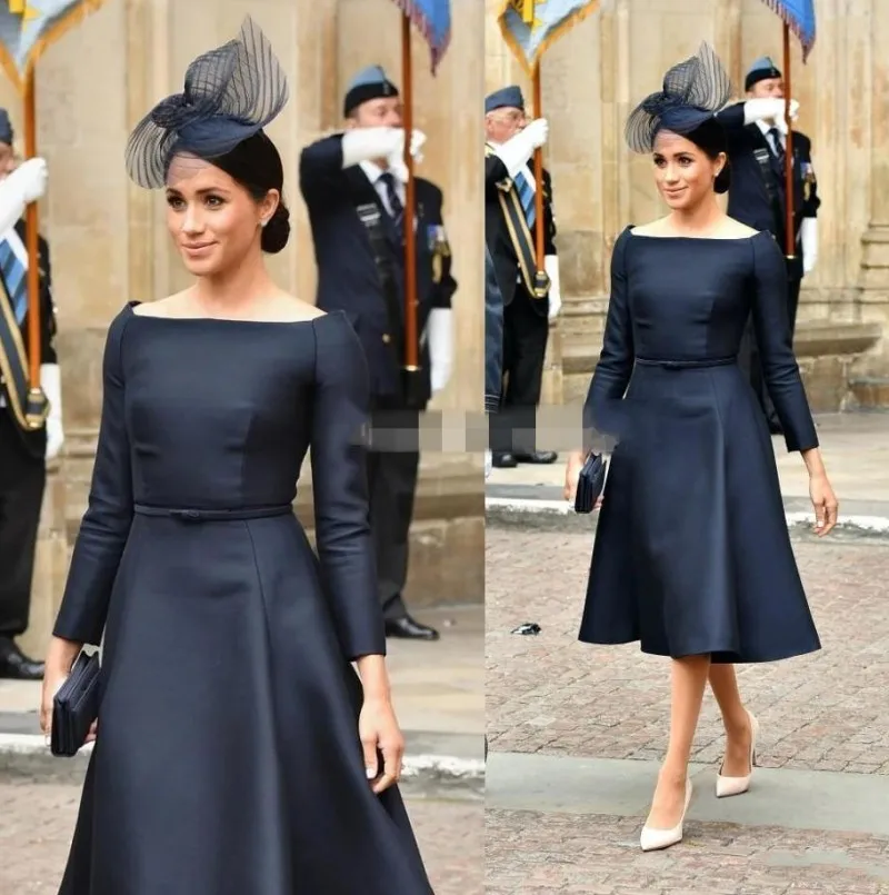 2020 Short Mother of the Bride Dresses Navy Blue Elegant Satin Long Sleeves with Sash Knee Length Party Gowns robe de soriee 
2020 Short Mother of the Bride Dresses Navy Blue Elegant Satin Long Sleeves with Sash Knee Length Party Gowns robe de soriee