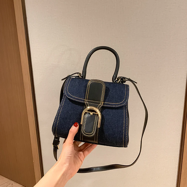 Fashion Horseshoe Buckle Saddle Bag 2021 New Trendy Women Messenger Bag Luxury Shoulder Bag Portable Denim Canvas Bag
Fashion Horseshoe Buckle Saddle Bag 2021 New Trendy Women Messenger Bag Luxury Shoulder Bag Portable Denim Canvas Bag