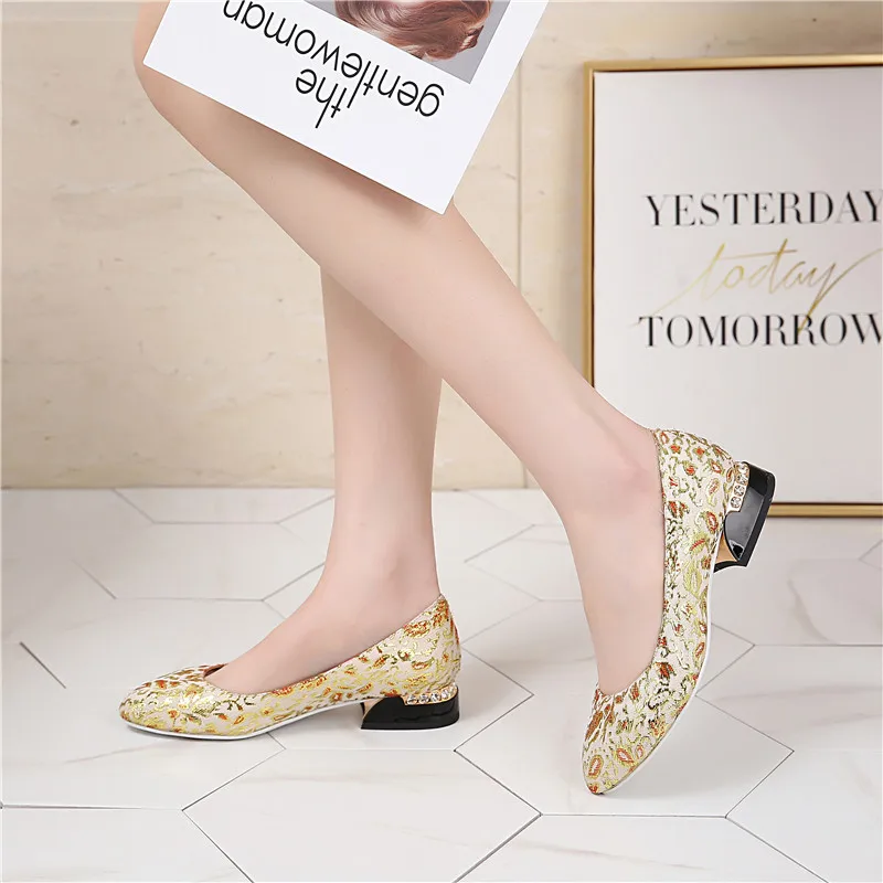 FEDONAS Fashion Women Spring Summer Prom Party Pumps Embroider Flowers Point Toe Shoes Sweet New Arrival Shoes Woman
FEDONAS Fashion Women Spring Summer Prom Party Pumps Embroider Flowers Point Toe Shoes Sweet New Arrival Shoes Woman