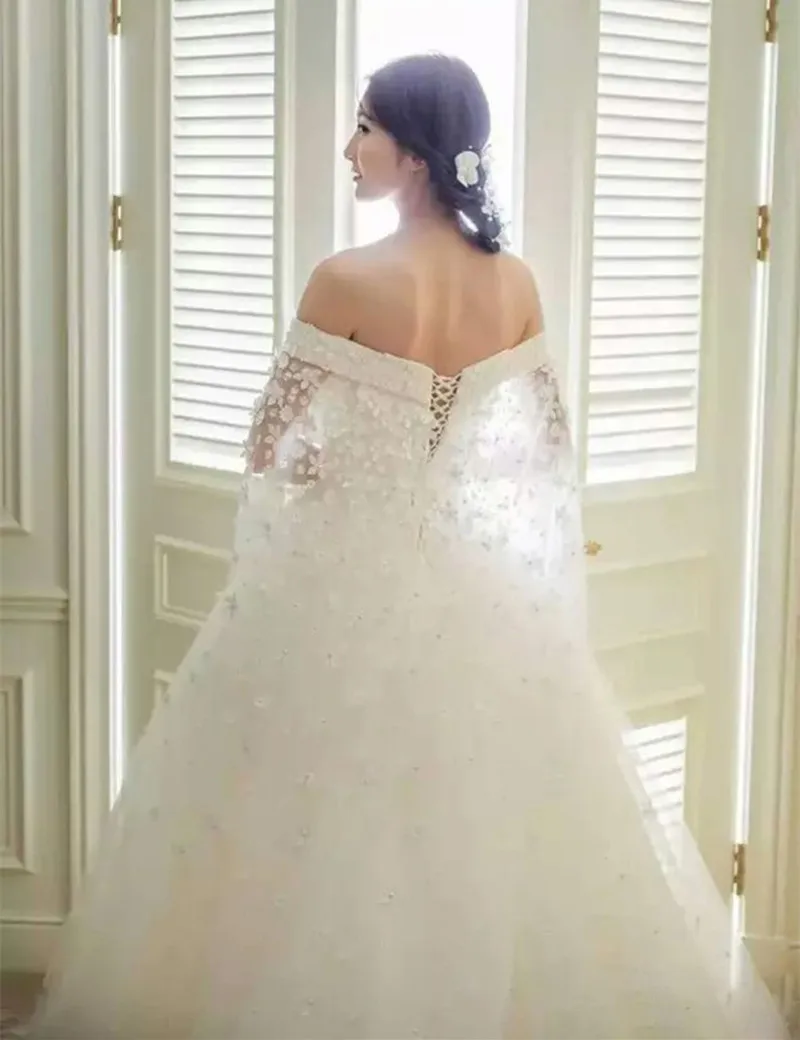 Romantic Boat Neck Handmade Flowers A Line Arabic bridal Gown Long Train Robe De Mariee Princesse mother of the bride dresses 
Romantic Boat Neck Handmade Flowers A Line Arabic bridal Gown Long Train Robe De Mariee Princesse mother of the bride dresses