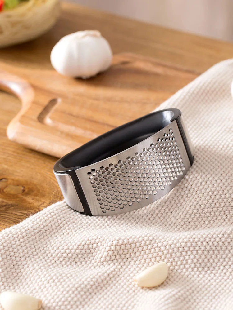 304 Garlic Press Household Manual Garlic Press Device Kitchen Press Squeezer Handheld Ginger Garlic Tools Kitchen Accessories
304 Garlic Press Household Manual Garlic Press Device Kitchen Press Squeezer Handheld Ginger Garlic Tools Kitchen Accessories