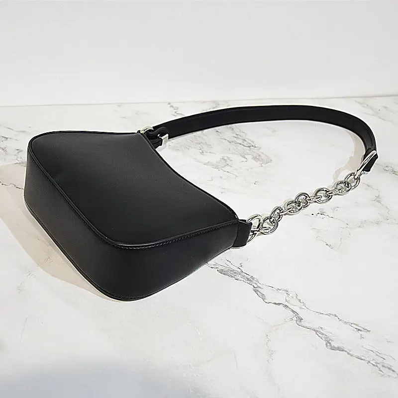 Ladies PU Leather Small Underarm Shoulder Bag Vintage Buckle Simple Armpit Handbag Chain Cool Girls Black Tote Purse Bolso Mujer
Ladies PU Leather Small Underarm Shoulder Bag Vintage Buckle Simple Armpit Handbag Chain Cool Girls Black Tote Purse Bolso Mujer