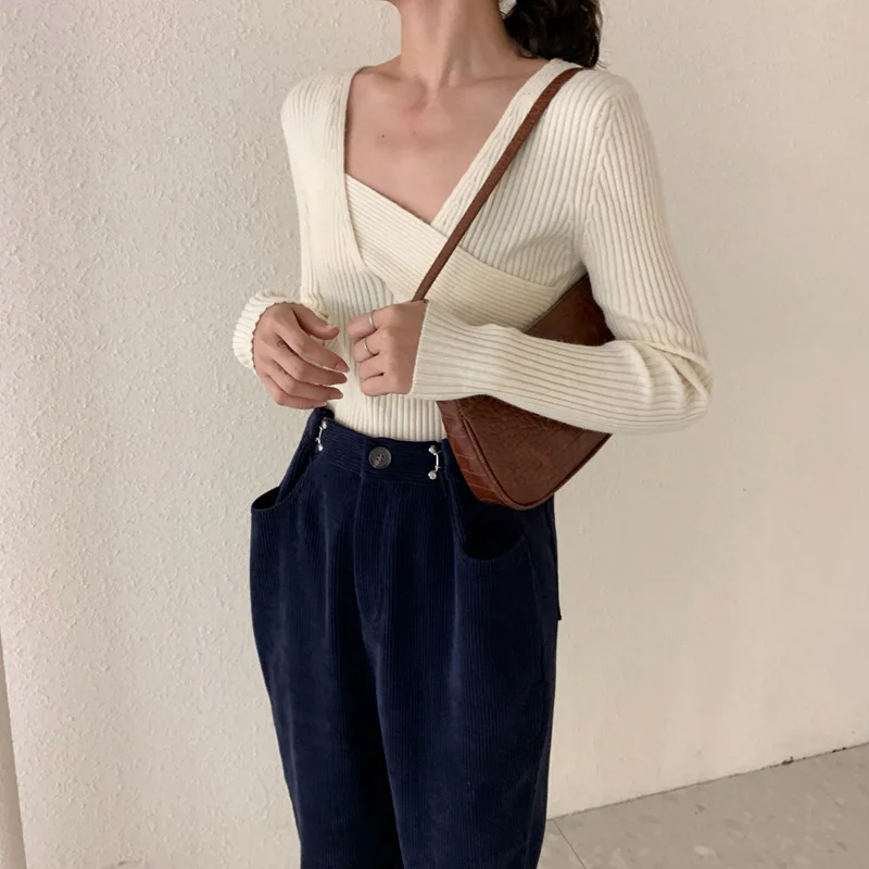South Korea 2021 Autumn and Winter New Slim Design Sense Wild Thin Stretch Bottoming Long-sleeved Knitted Sweater Top Women
South Korea 2021 Autumn and Winter New Slim Design Sense Wild Thin Stretch Bottoming Long-sleeved Knitted Sweater Top Women
