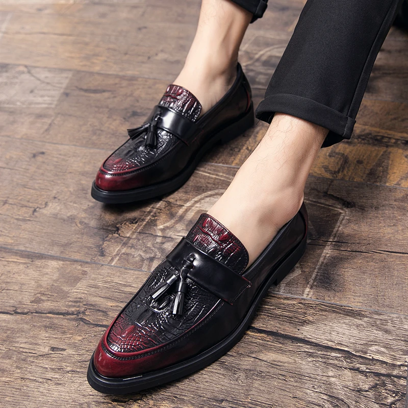New Young Men's Small Leather Shoes Pointed Toe Shoes Peas Shoes Wild Nightclub Hair Stylist Trendy Shoes Large size 38-48
New Young Men's Small Leather Shoes Pointed Toe Shoes Peas Shoes Wild Nightclub Hair Stylist Trendy Shoes Large size 38-48