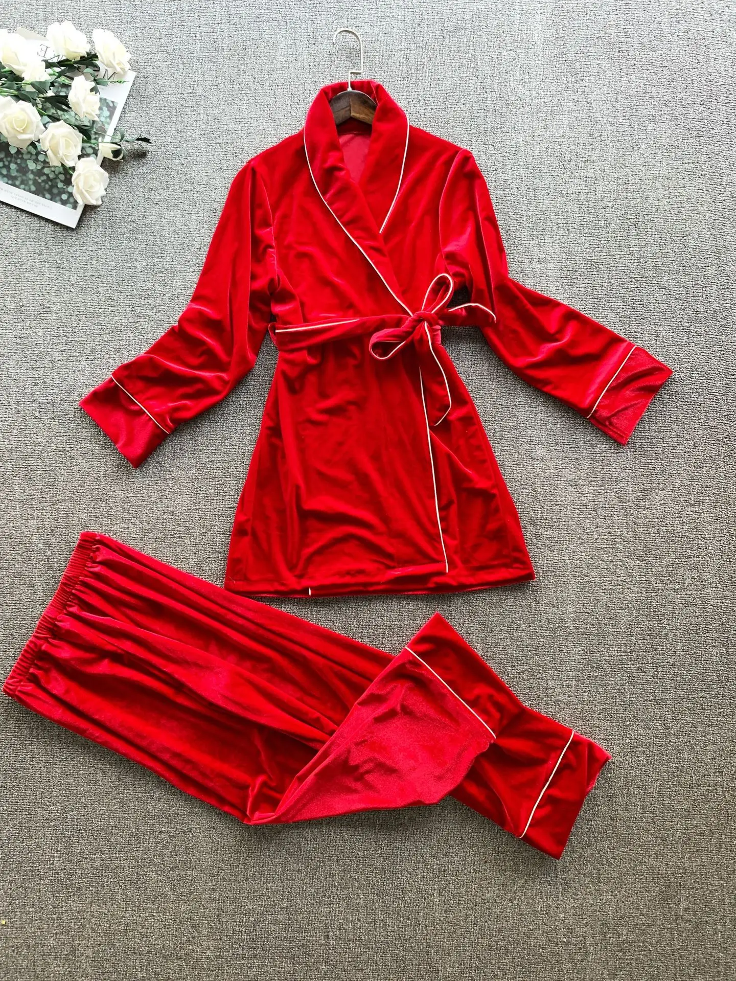 Female Velvet Home Clothing 2PCS Pajamas Suit Velour Homewear Sleepwear Autumn New Pyjamas Sleep Set Intimate Lingerie
Female Velvet Home Clothing 2PCS Pajamas Suit Velour Homewear Sleepwear Autumn New Pyjamas Sleep Set Intimate Lingerie
