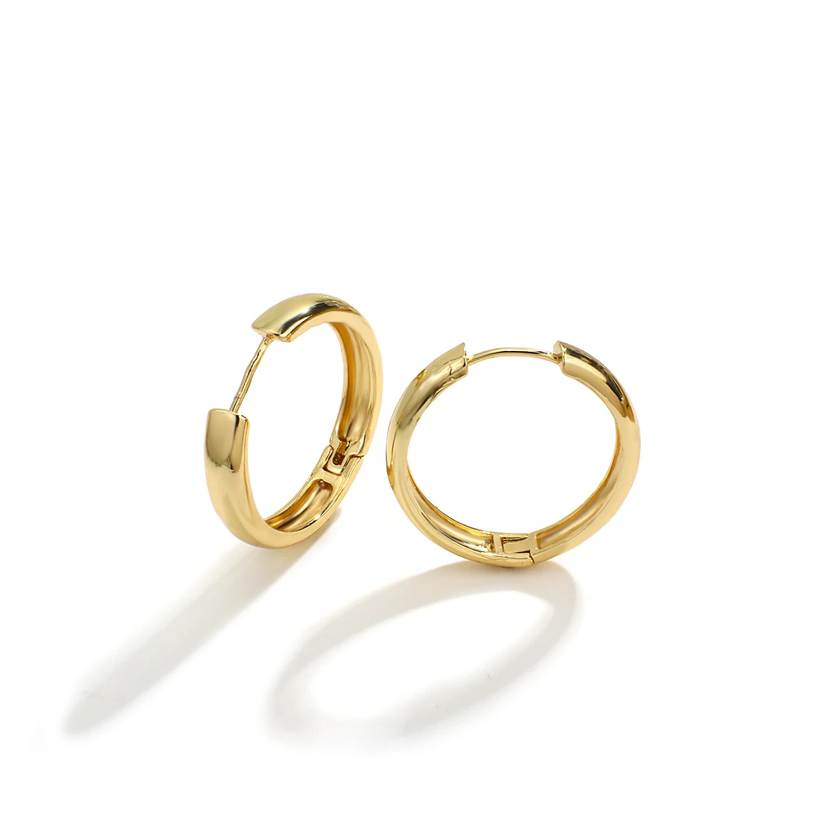 Lifefontier 2021 Trend Gold Color Metal Hoop Earrings for Women Geometric Round Small Big Circle Hoops Earings Jewelry Gifts 
Lifefontier 2021 Trend Gold Color Metal Hoop Earrings for Women Geometric Round Small Big Circle Hoops Earings Jewelry Gifts