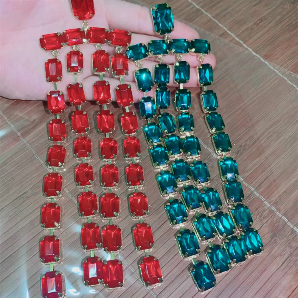 Exaggerated Crystal Green Red Square Tassel Long Drop Earrings Jewelry for Women Luxury Rhinestone Oversize Dangle Earring Gift
Exaggerated Crystal Green Red Square Tassel Long Drop Earrings Jewelry for Women Luxury Rhinestone Oversize Dangle Earring Gift