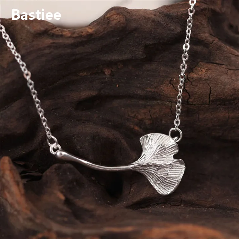 Bastiee 925 Sterling Silver Necklace Pendant Gingko Leaf Vintage Luxury Jewelry For Women Classical Link Chain Jewellery Chinese
Bastiee 925 Sterling Silver Necklace Pendant Gingko Leaf Vintage Luxury Jewelry For Women Classical Link Chain Jewellery Chinese