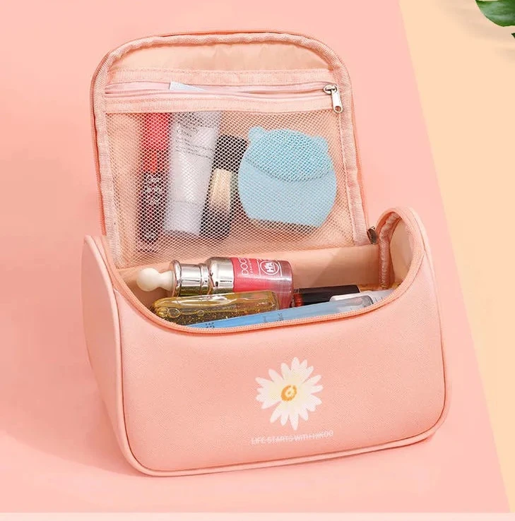 New Versatile Little Daisy carry Fashion Wash And Store Cosmetic Make up bag
New Versatile Little Daisy carry Fashion Wash And Store Cosmetic Make up bag