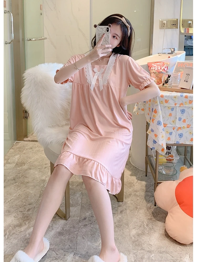 Summer ladies short-sleeved nightdress women can wear outside pajamas sweet and lovely lace princess style pure color home servi 
Summer ladies short-sleeved nightdress women can wear outside pajamas sweet and lovely lace princess style pure color home servi