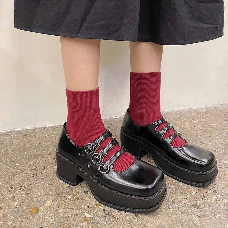 Туфли-лодочки женские на платформе и высоком каблуке, с круглым носком
Туфли-лодочки женские на платформе и высоком каблуке, с круглым носком