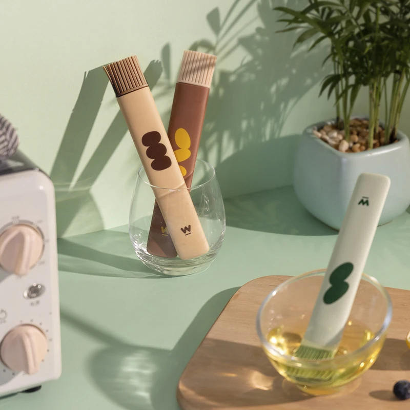 Basting Brush Creative Universal Baking Brush Oil Brush BBQ Grilling Brush Pastry Kitchen Baking BBQ Tool Kitchen Tools For BBQ
Basting Brush Creative Universal Baking Brush Oil Brush BBQ Grilling Brush Pastry Kitchen Baking BBQ Tool Kitchen Tools For BBQ