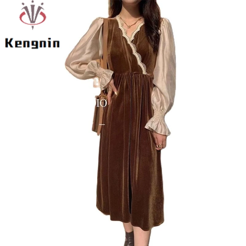 Женское бархатное платье-туника с расклешенным рукавом, V-образным вырезом 
Женское бархатное платье-туника с расклешенным рукавом, V-образным вырезом