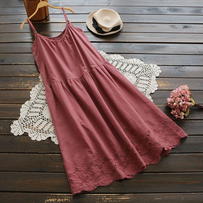 Large size summer women's sweet solid color flower embroidery round neck suspender underskirt mid length cotton fairy slip dress
Large size summer women's sweet solid color flower embroidery round neck suspender underskirt mid length cotton fairy slip dress