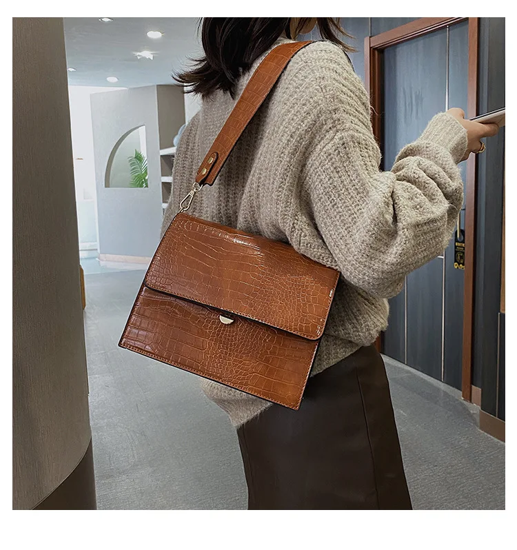 2021 Net Red Broadband Retro Female Pu Leather Shoulder Messenger Bag Girl Lady Crocodile Pattern Wild Female Handbag New
2021 Net Red Broadband Retro Female Pu Leather Shoulder Messenger Bag Girl Lady Crocodile Pattern Wild Female Handbag New