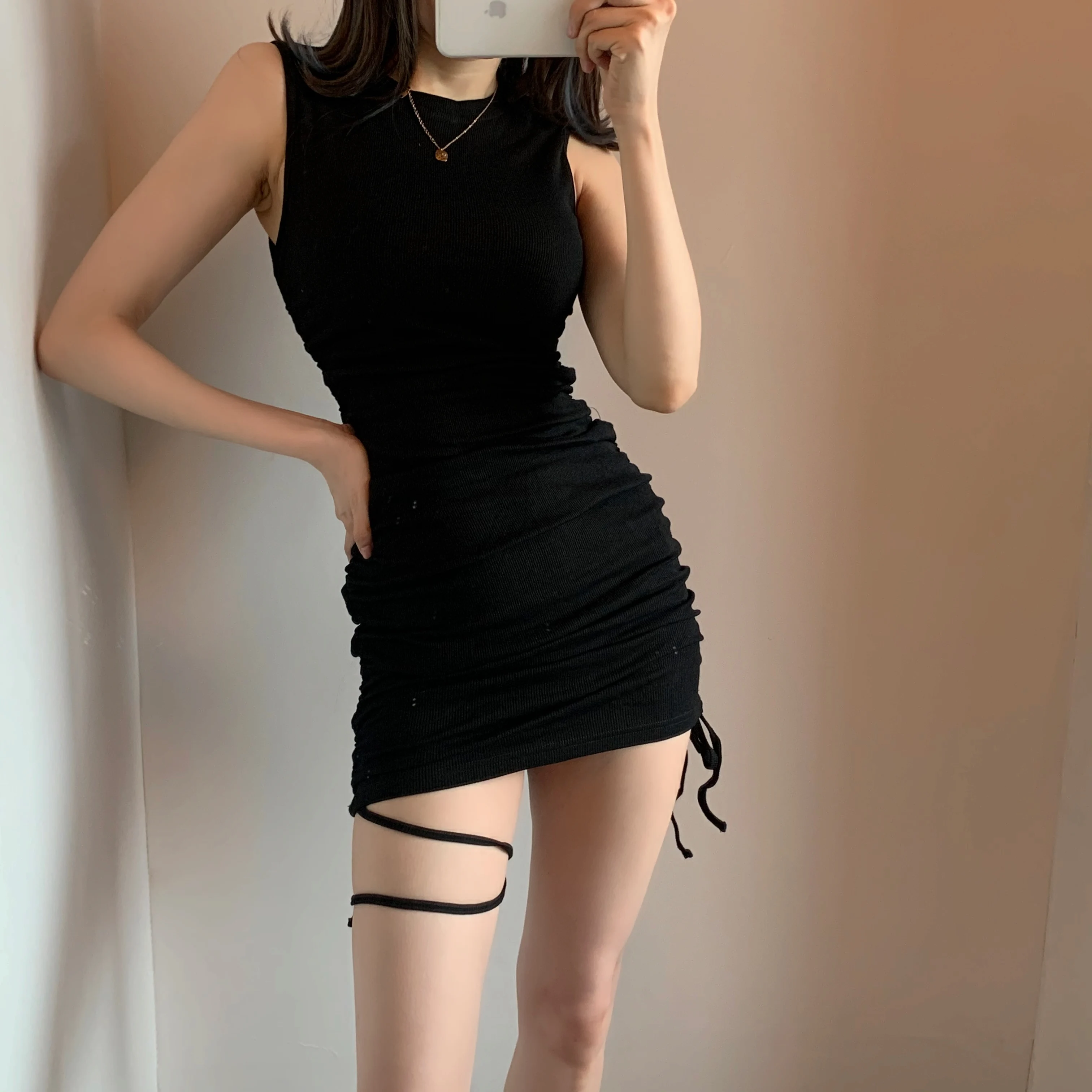 XUXI Women New Fashion Round Neck Pleated Temperament Fine Lace Solid Sexy Mini Women's E963
XUXI Women New Fashion Round Neck Pleated Temperament Fine Lace Solid Sexy Mini Women's E963