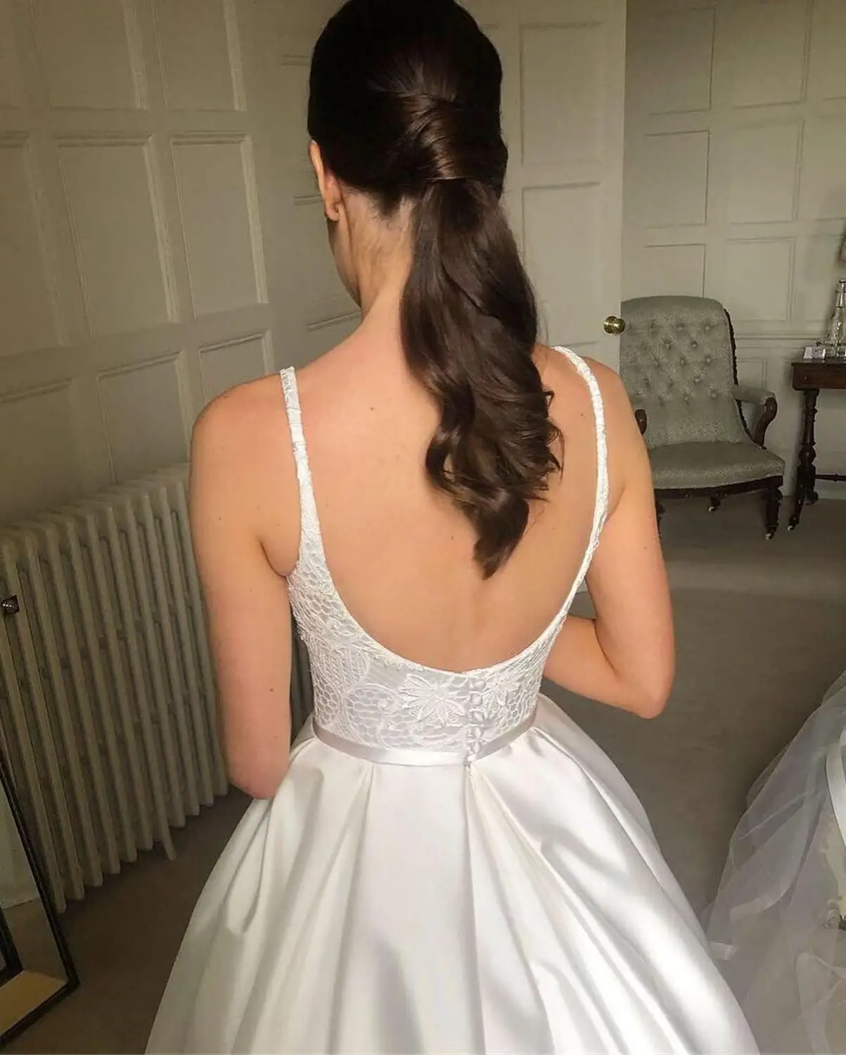 Hot Sale Elegant Charming Garden Bridal Spaghetti Strap Applique Sleeveless Lace Ball Gown Wedding Dress Long
Hot Sale Elegant Charming Garden Bridal Spaghetti Strap Applique Sleeveless Lace Ball Gown Wedding Dress Long
