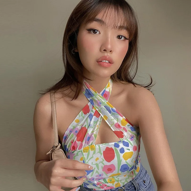 Vintage Floral Print Halter Tank Tops Women Summer Backless Sexy Cross Straped Slim Cute Top Casual Streetwear Party Club Outfit
Vintage Floral Print Halter Tank Tops Women Summer Backless Sexy Cross Straped Slim Cute Top Casual Streetwear Party Club Outfit
